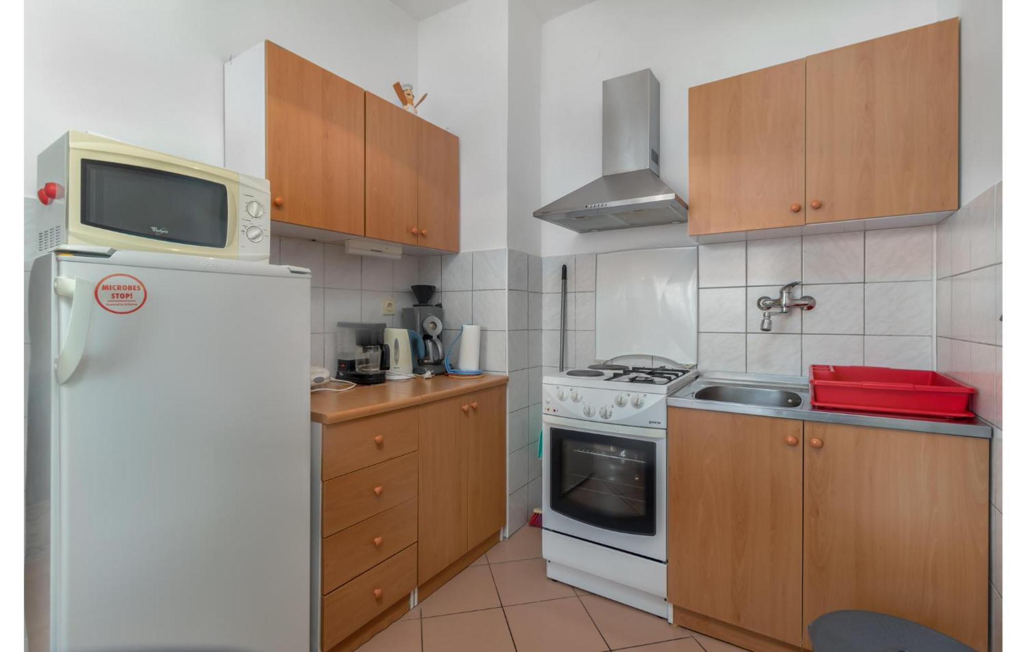 3 Bedroom Awesome Apartment In Novi Vinodolski Ngoại thất bức ảnh