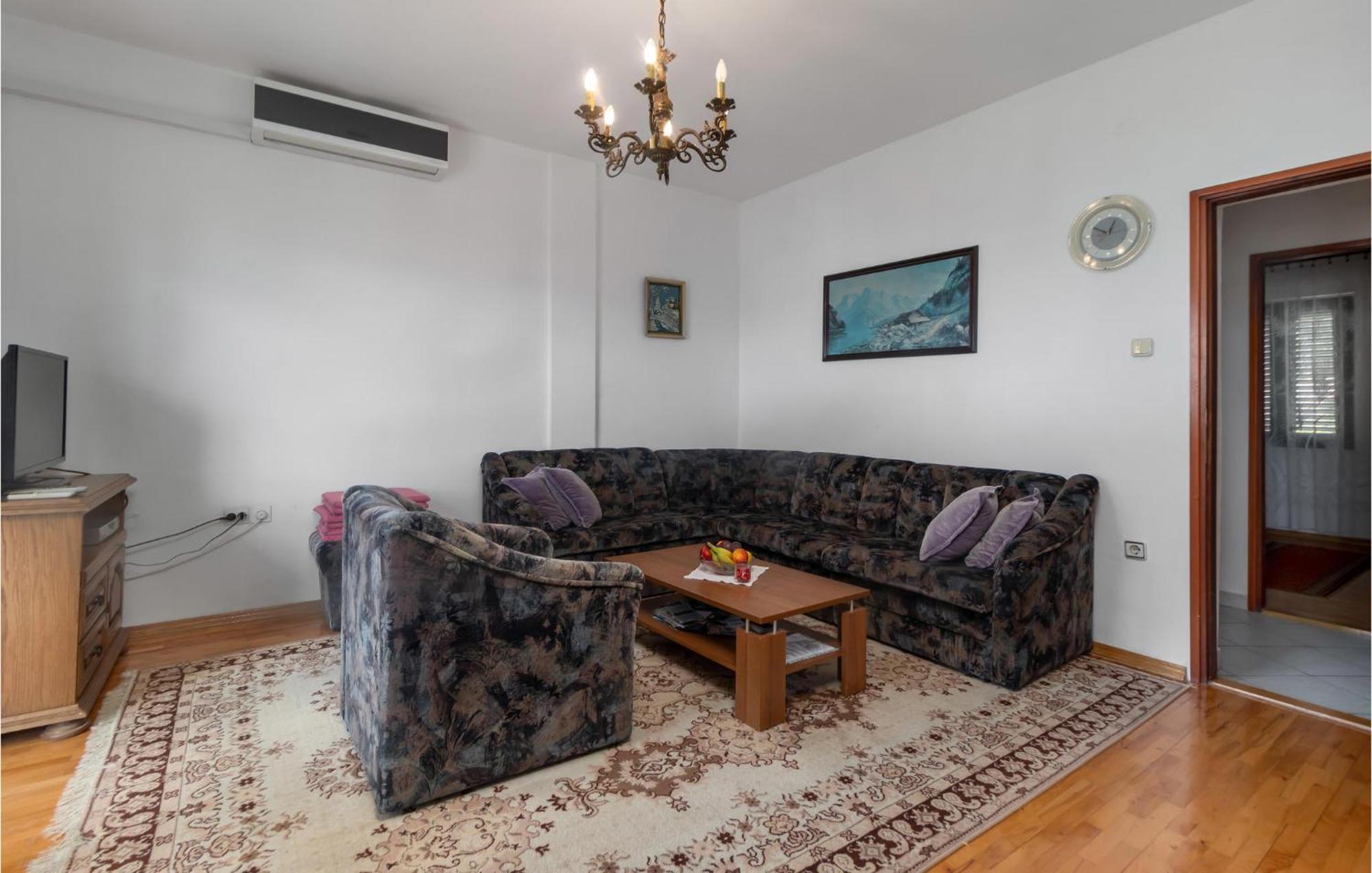 3 Bedroom Awesome Apartment In Novi Vinodolski Ngoại thất bức ảnh